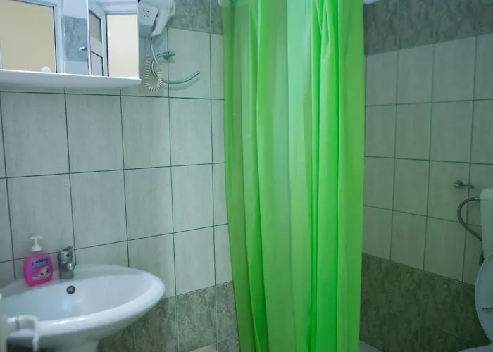 Avgi Káto Loutrákion